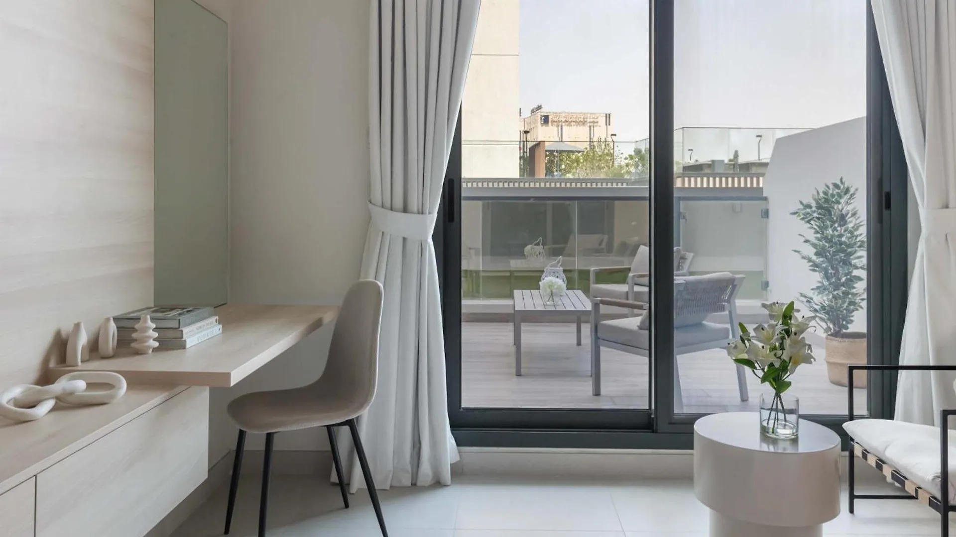 Brand New Sleek Luxury Studio Dubai United Arab Emirates