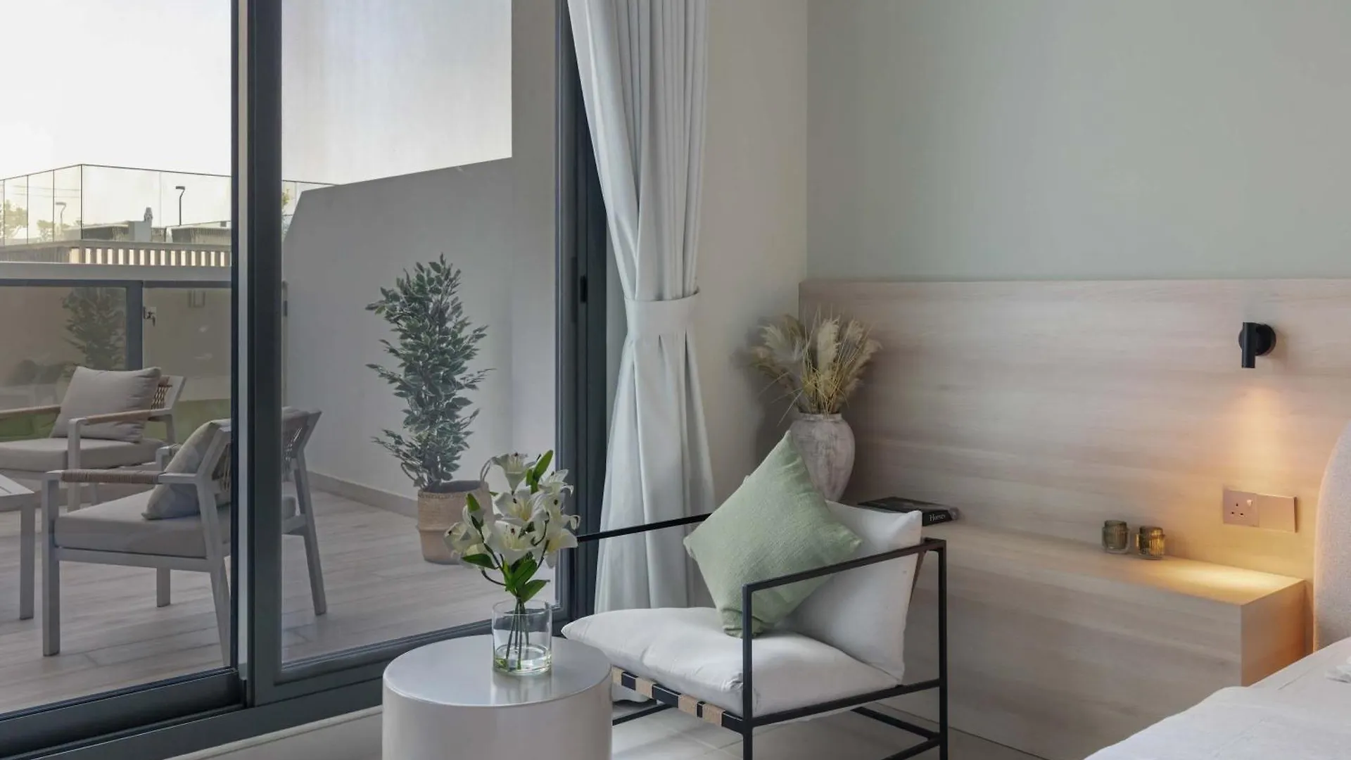 Brand New Sleek Luxury Studio Dubai Apartment