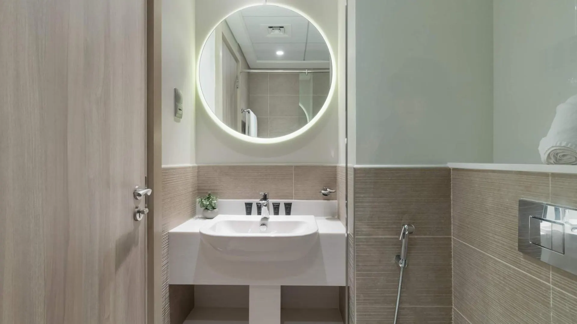 Apartment Brand New Sleek Luxury Studio Dubai