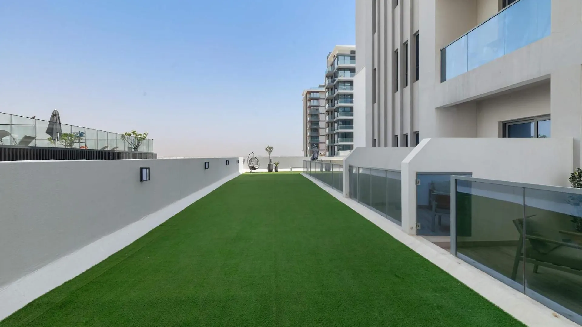 Brand New Sleek Luxury Studio Dubai Apartment