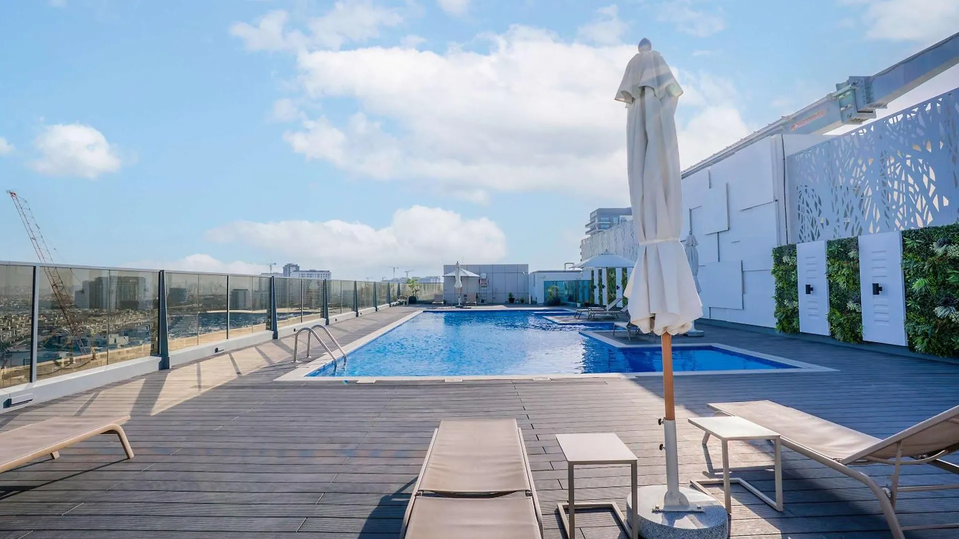 Brand New Sleek Luxury Studio Dubái